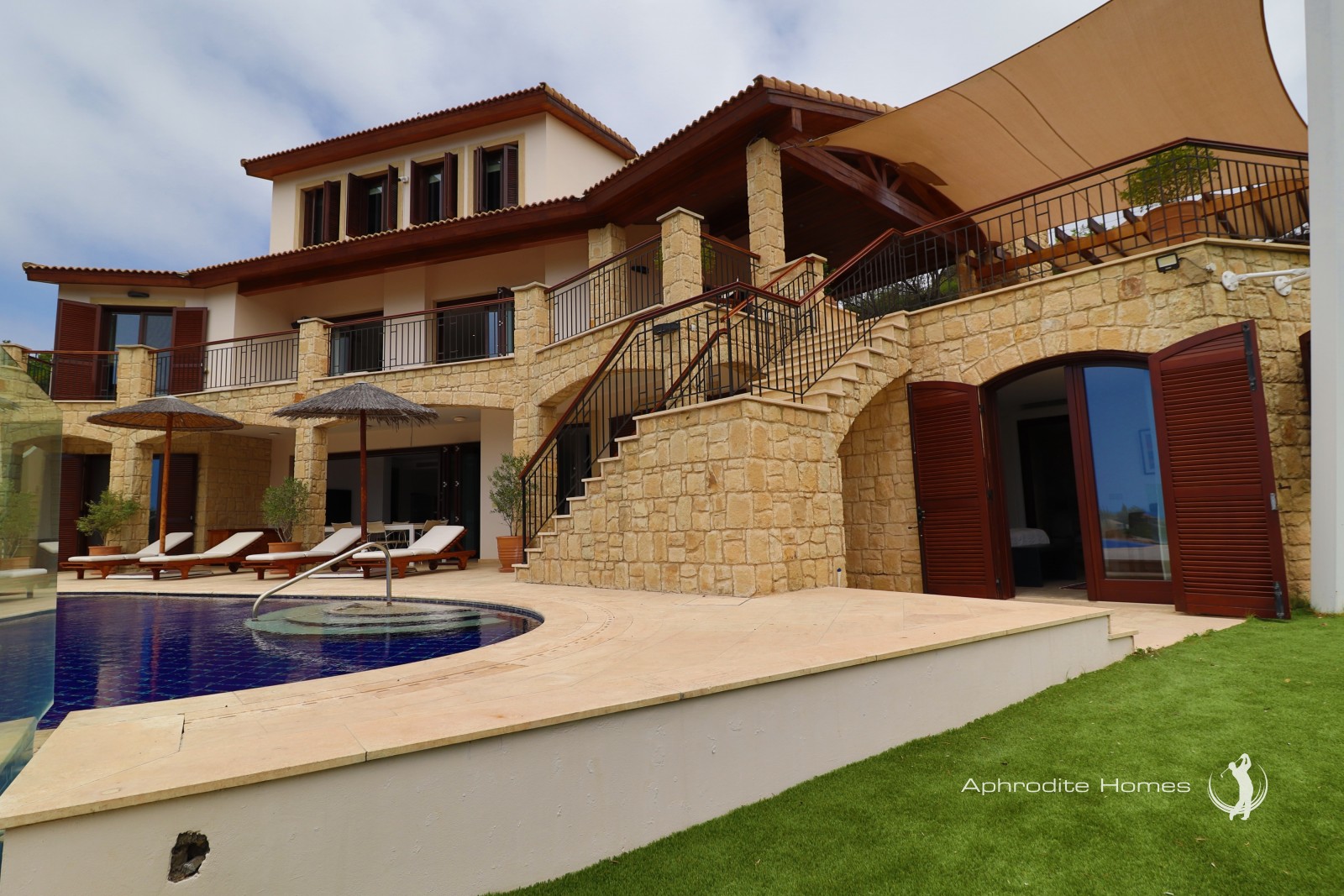 Villa For Sale  in  Aphrodite Hills