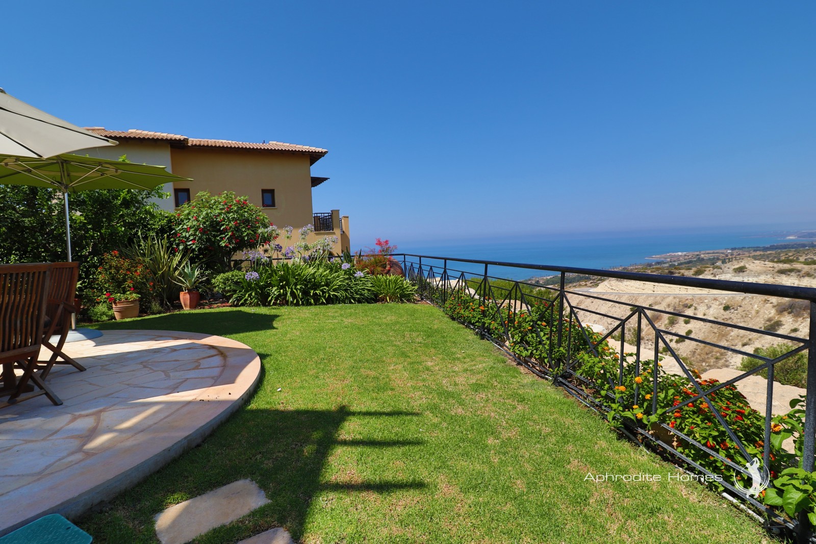 Aphrodite Hills - Theseus Apartment For Sale | AH436P
