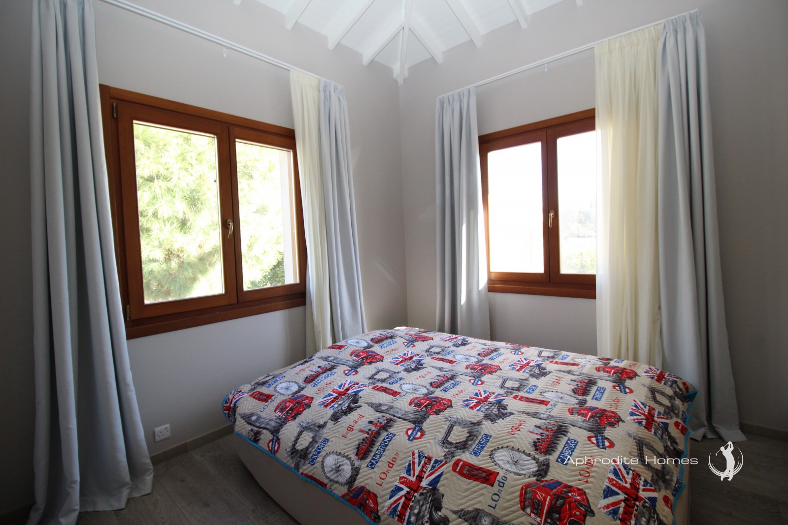 Villa For Sale  in  Aphrodite Hills