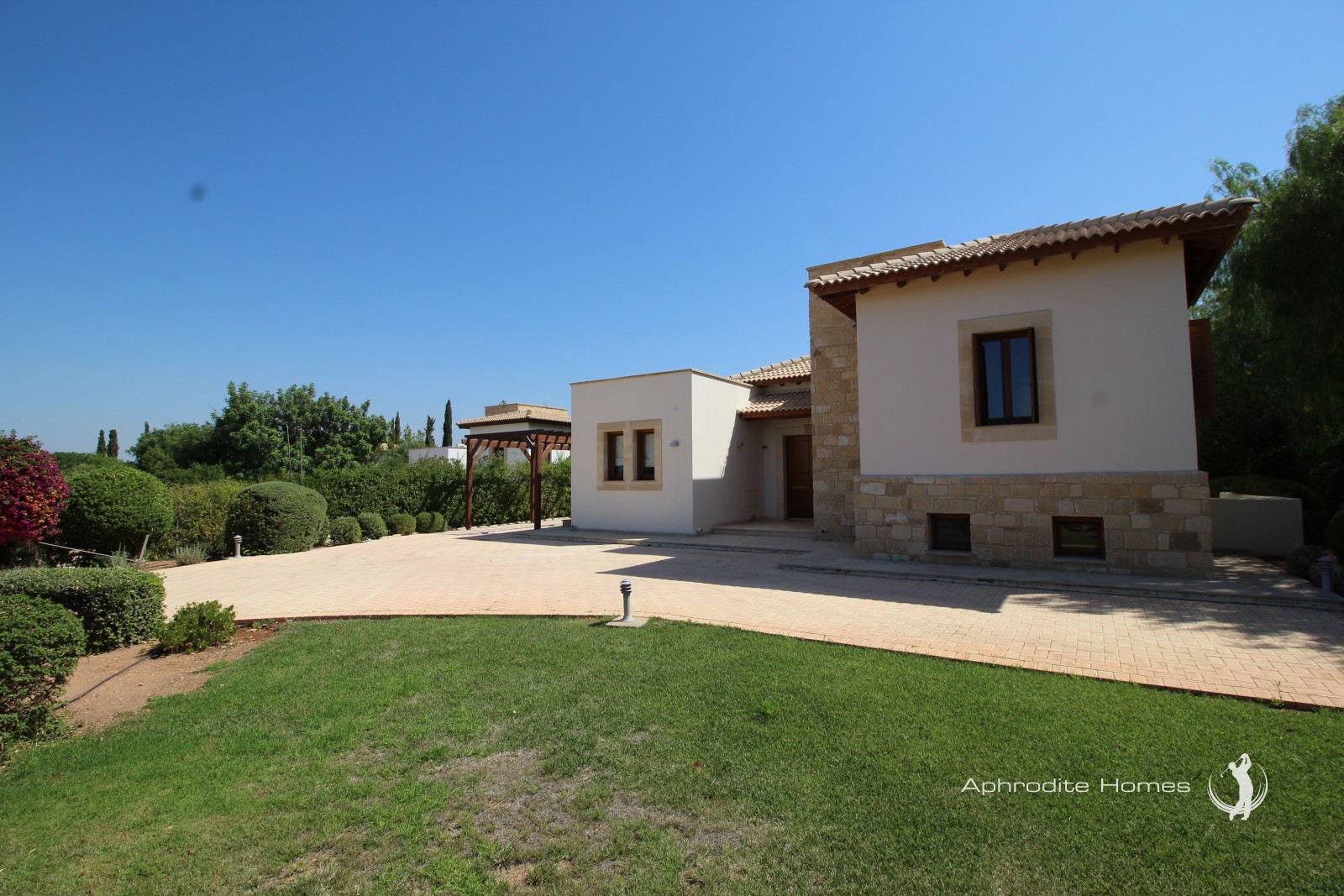 Villa For Sale  in  Aphrodite Hills