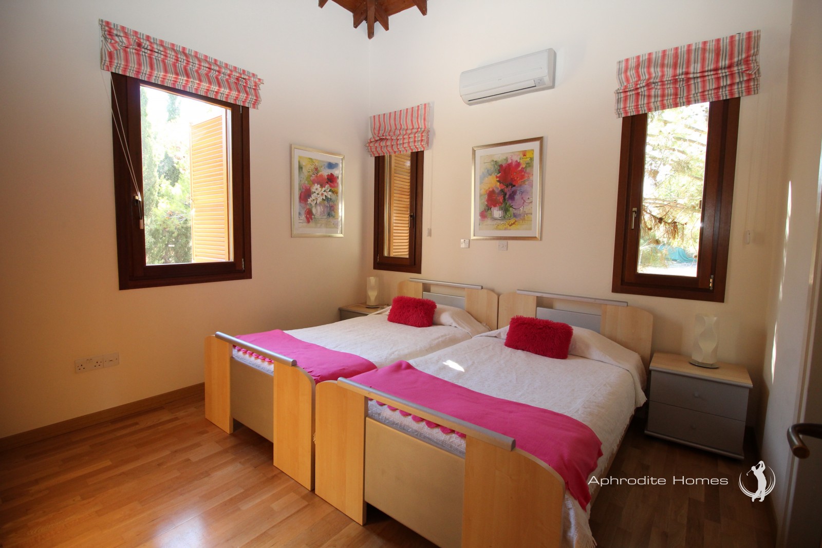 Villa For Sale  in  Aphrodite Hills