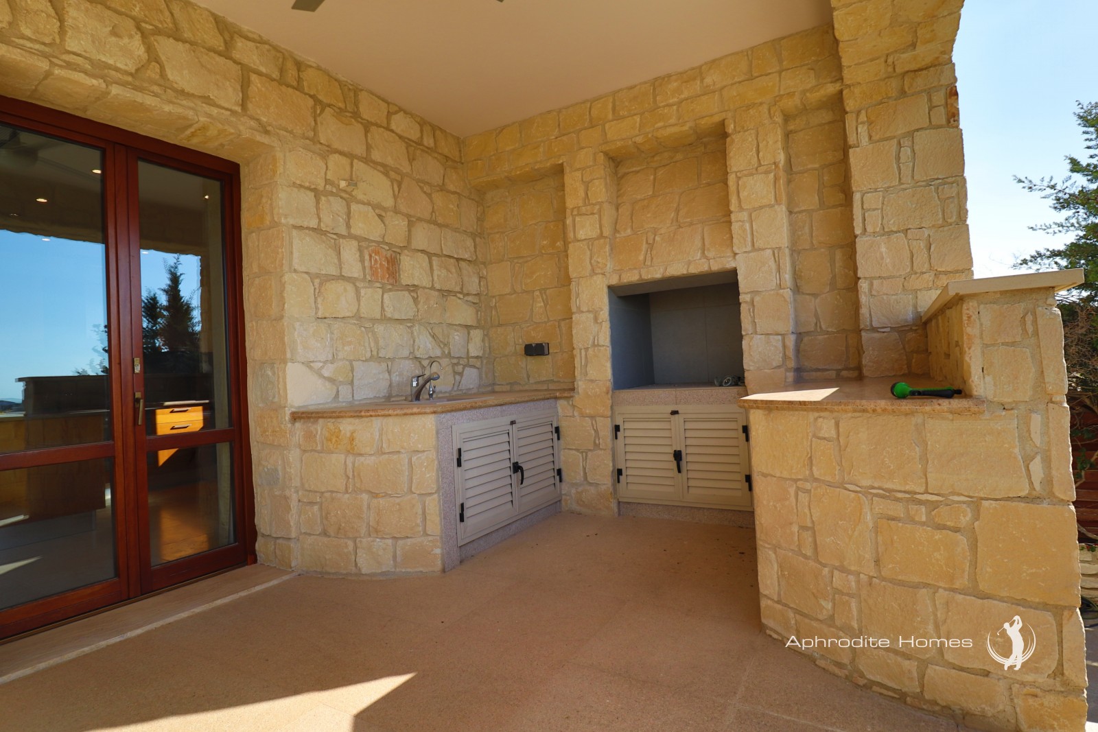 Villa For Sale  in  Aphrodite Hills