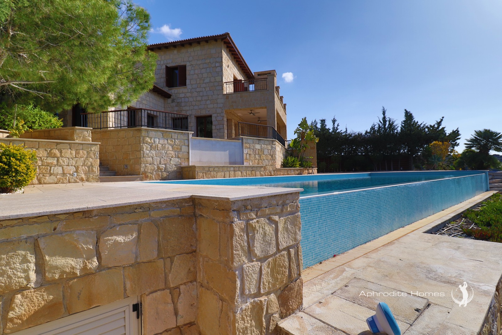 Villa For Sale  in  Aphrodite Hills